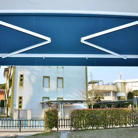 Degli Aceri 公寓 *